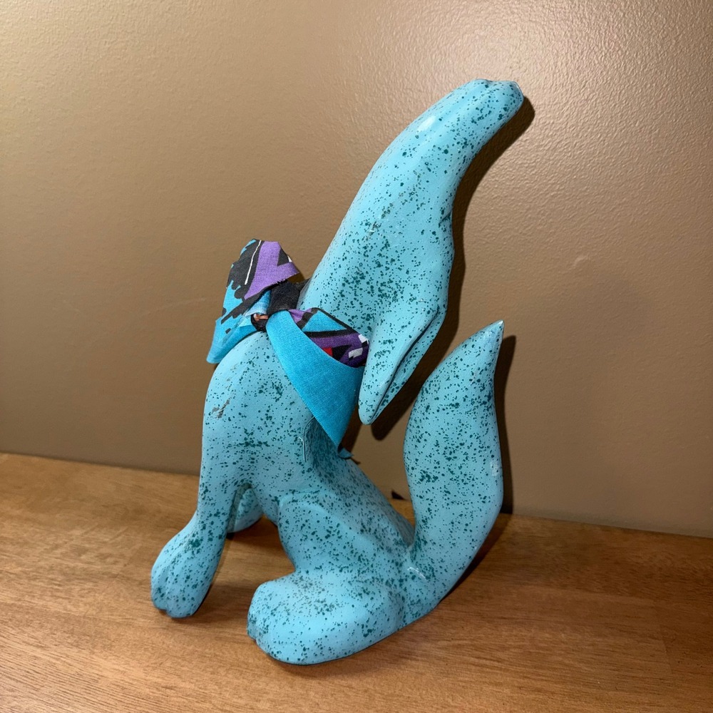 Vintage Southwestern Howling Coyote Figurine Turquoise Blue Speckled Bandana 10"